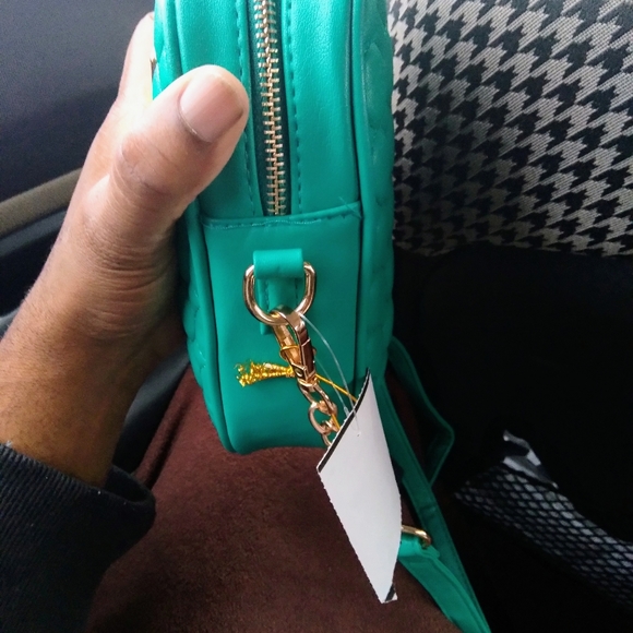 bebe Serafina Quilted Faux-Leather Teal Green / Gold Metal Xbody Bag Purse NWT! - Picture 5 of 12